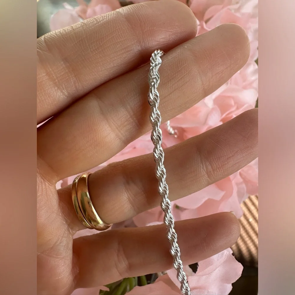 SilverTwisted Chain Bracelet For Women and Man Men 8”